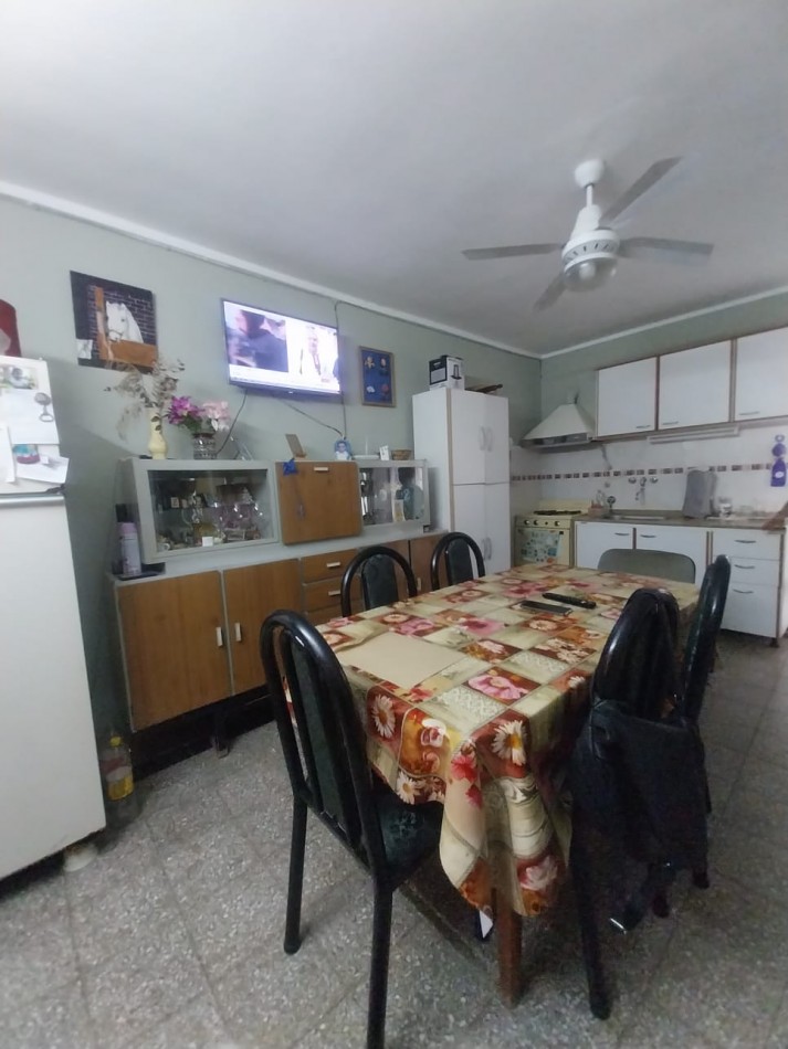 CASA AL FRENTE EN PLANTA BAJA TODOS LOS SERVICIOS