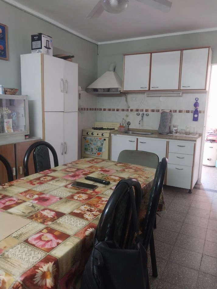 CASA AL FRENTE EN PLANTA BAJA TODOS LOS SERVICIOS