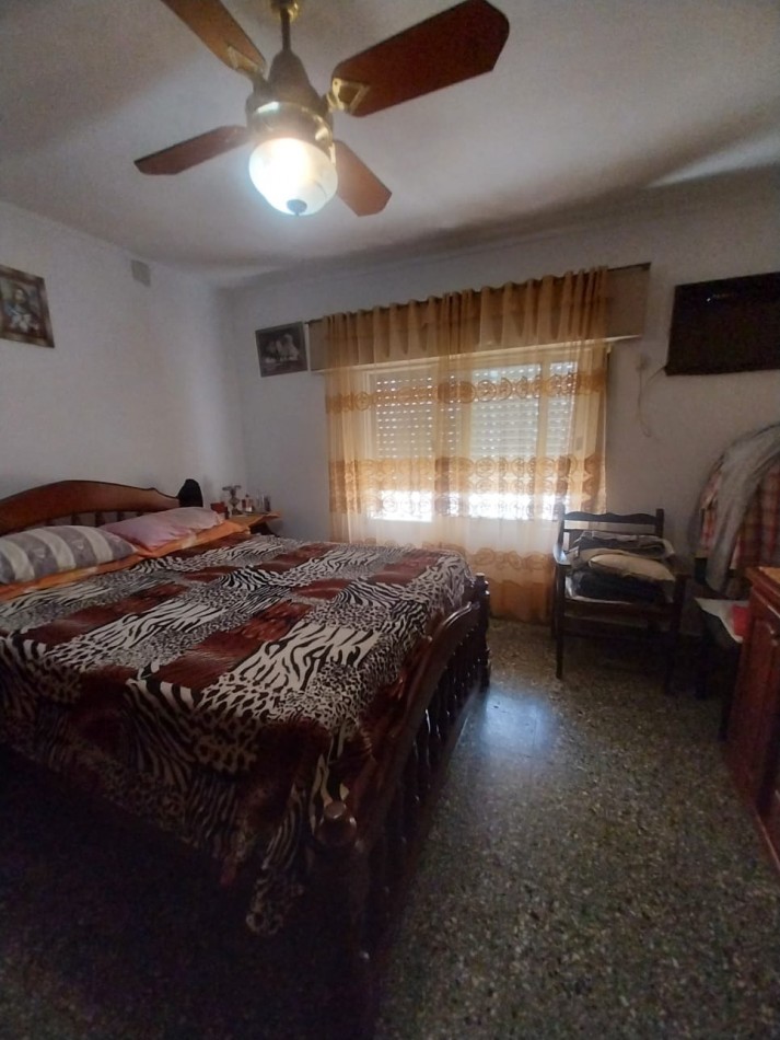 CASA AL FRENTE EN PLANTA BAJA TODOS LOS SERVICIOS