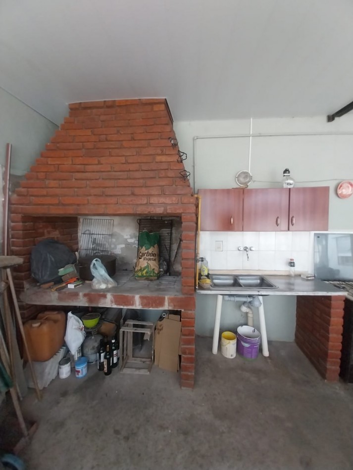 CASA AL FRENTE EN PLANTA BAJA TODOS LOS SERVICIOS