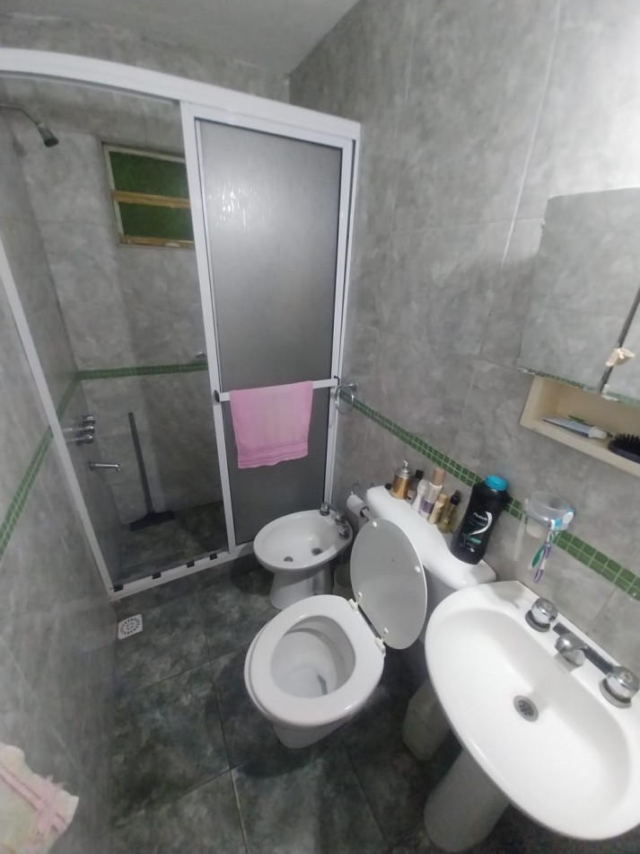 CASA AL FRENTE EN PLANTA BAJA TODOS LOS SERVICIOS