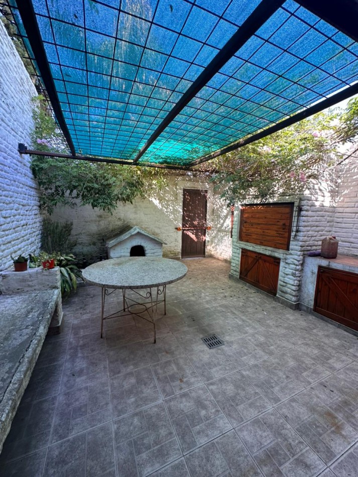 VENTA DE CASA AL FRENTE EN GUADALUPE ESTE