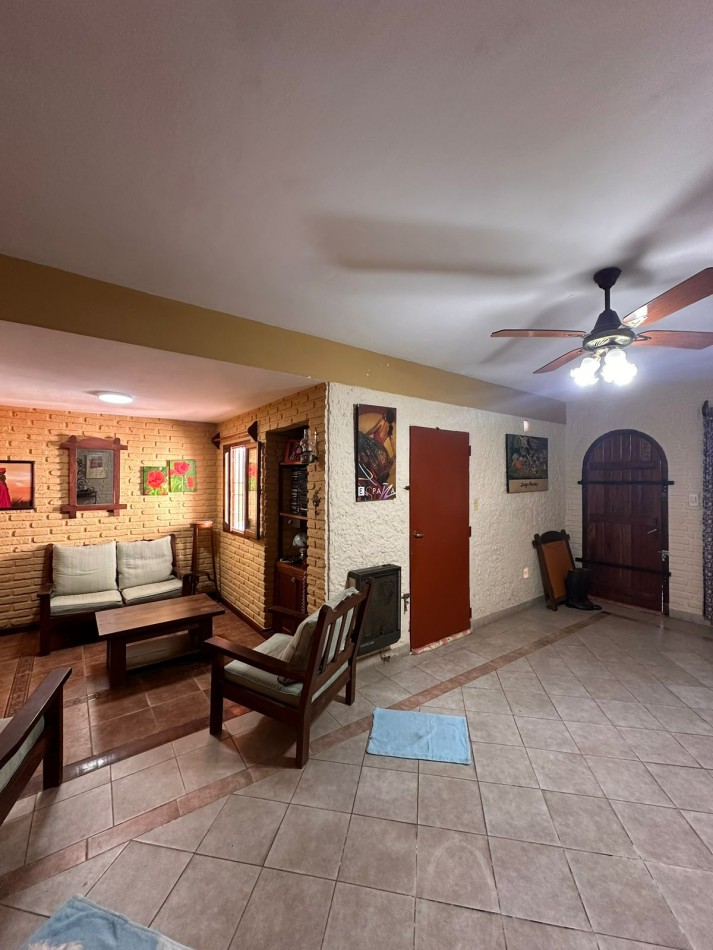 VENTA DE CASA AL FRENTE EN GUADALUPE ESTE