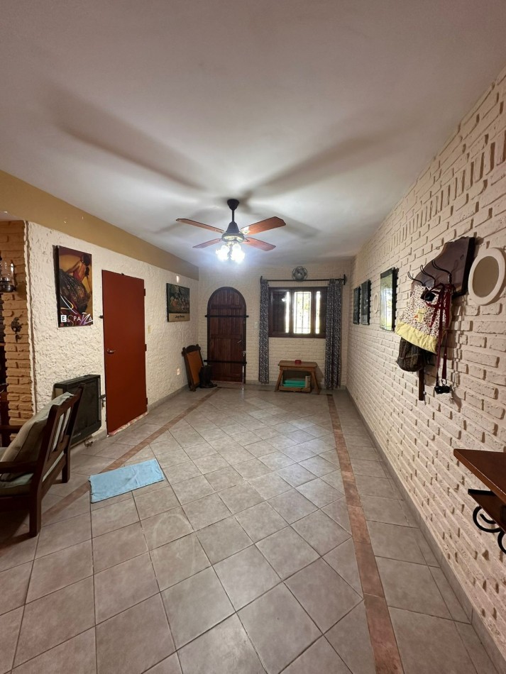 VENTA DE CASA AL FRENTE EN GUADALUPE ESTE