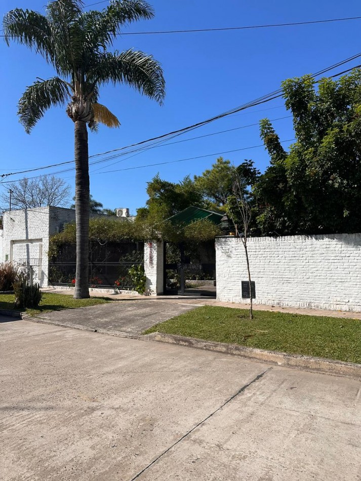VENTA DE CASA AL FRENTE EN GUADALUPE ESTE