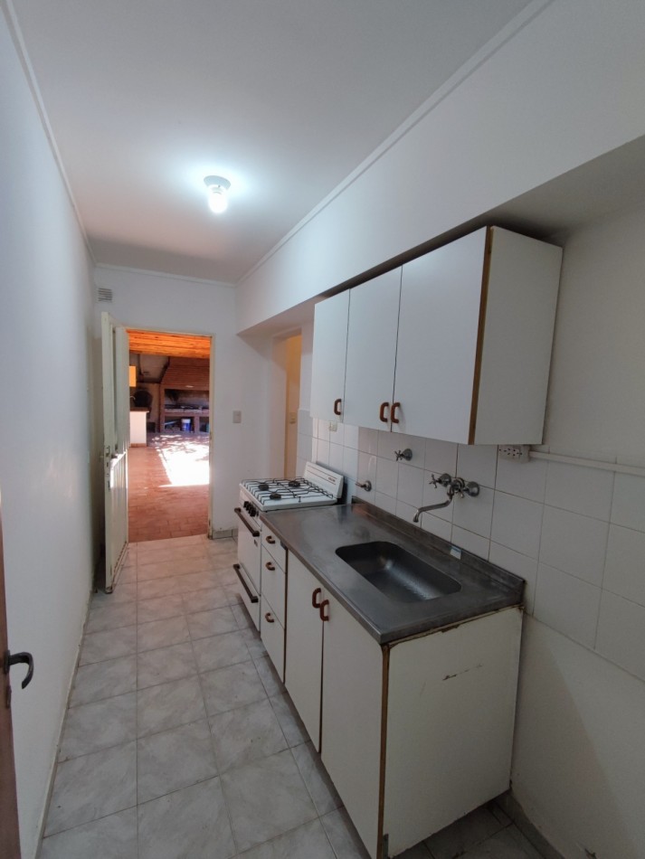 CASA EN SANTO TOME 2/3 DORMITORIOS COCHERA Y PATIO VERDE