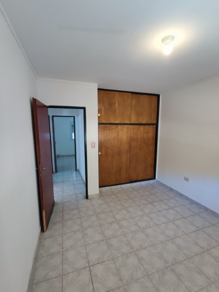 CASA EN SANTO TOME 2/3 DORMITORIOS COCHERA Y PATIO VERDE