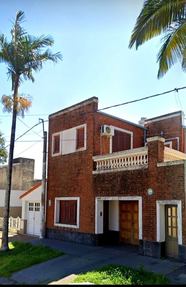 CASA DE DOS PLANTAS EN GUADALUPE ESTE