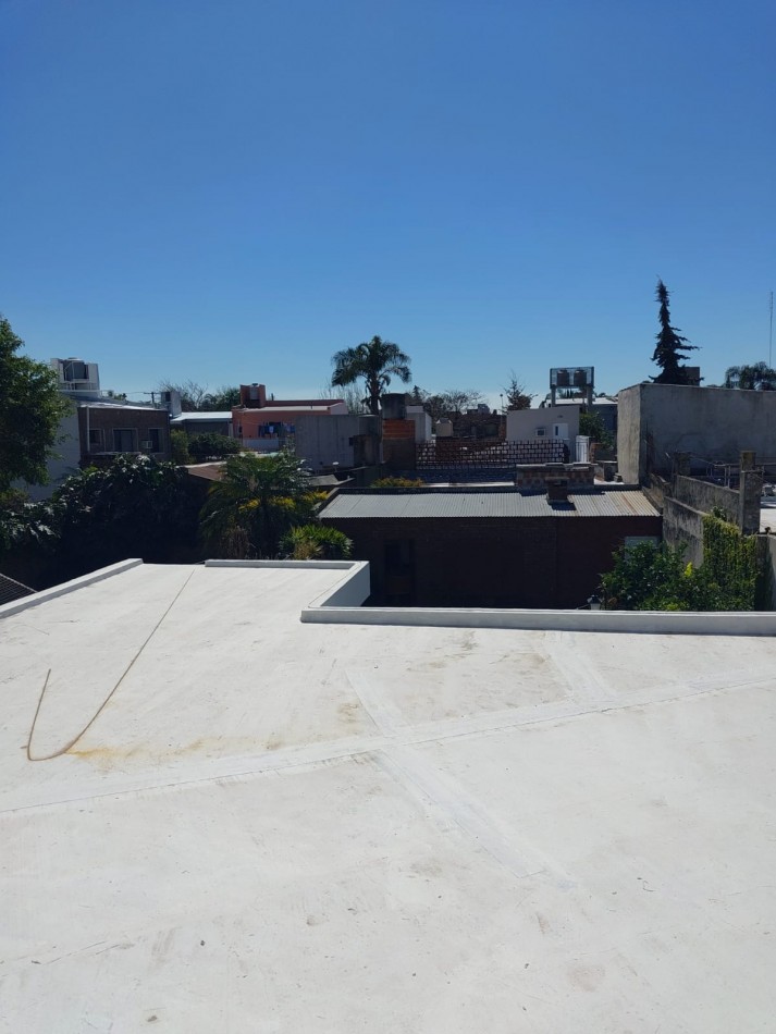 CASA DE DOS PLANTAS EN GUADALUPE ESTE