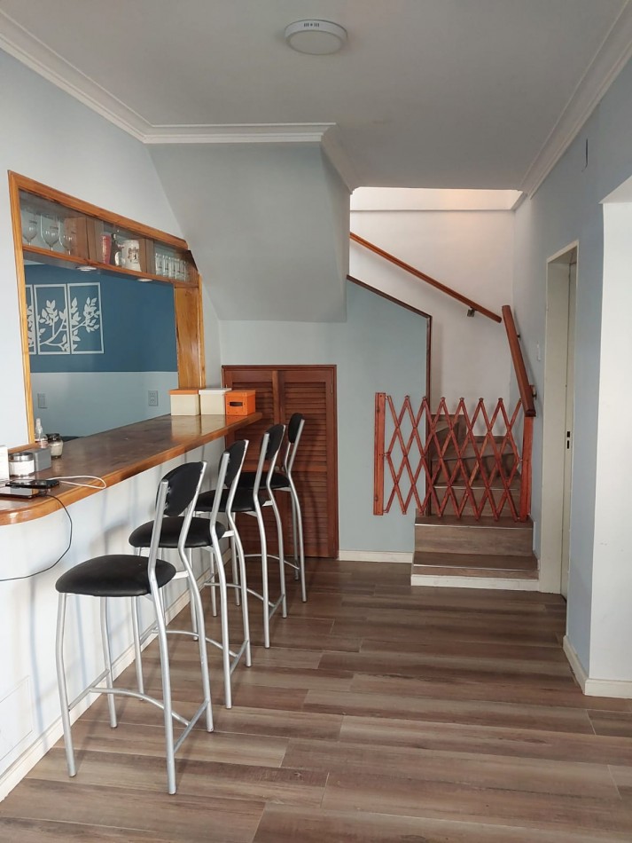 CASA DE DOS PLANTAS EN GUADALUPE ESTE