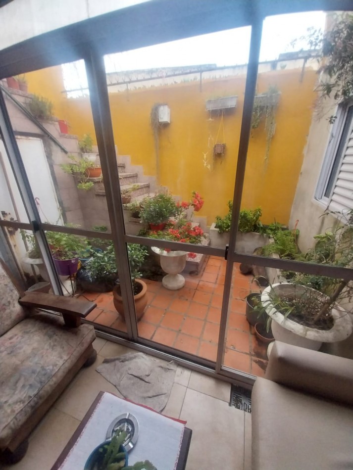 CASA DE 5 DORMITORIOS Y 3 BAÑOS