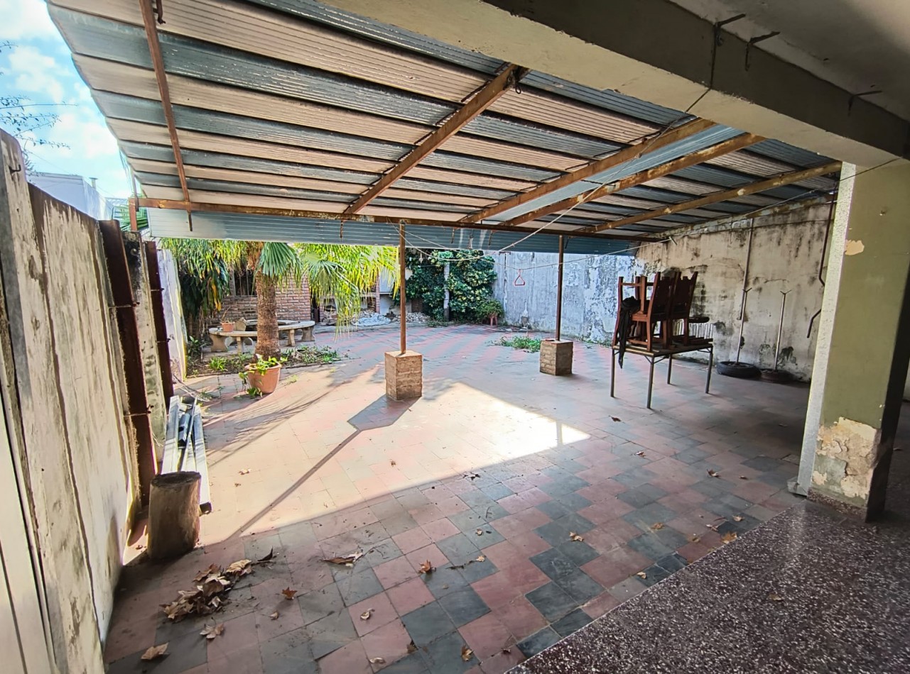 VENTA DE CASA AL FRENTE EN ZONA SUR