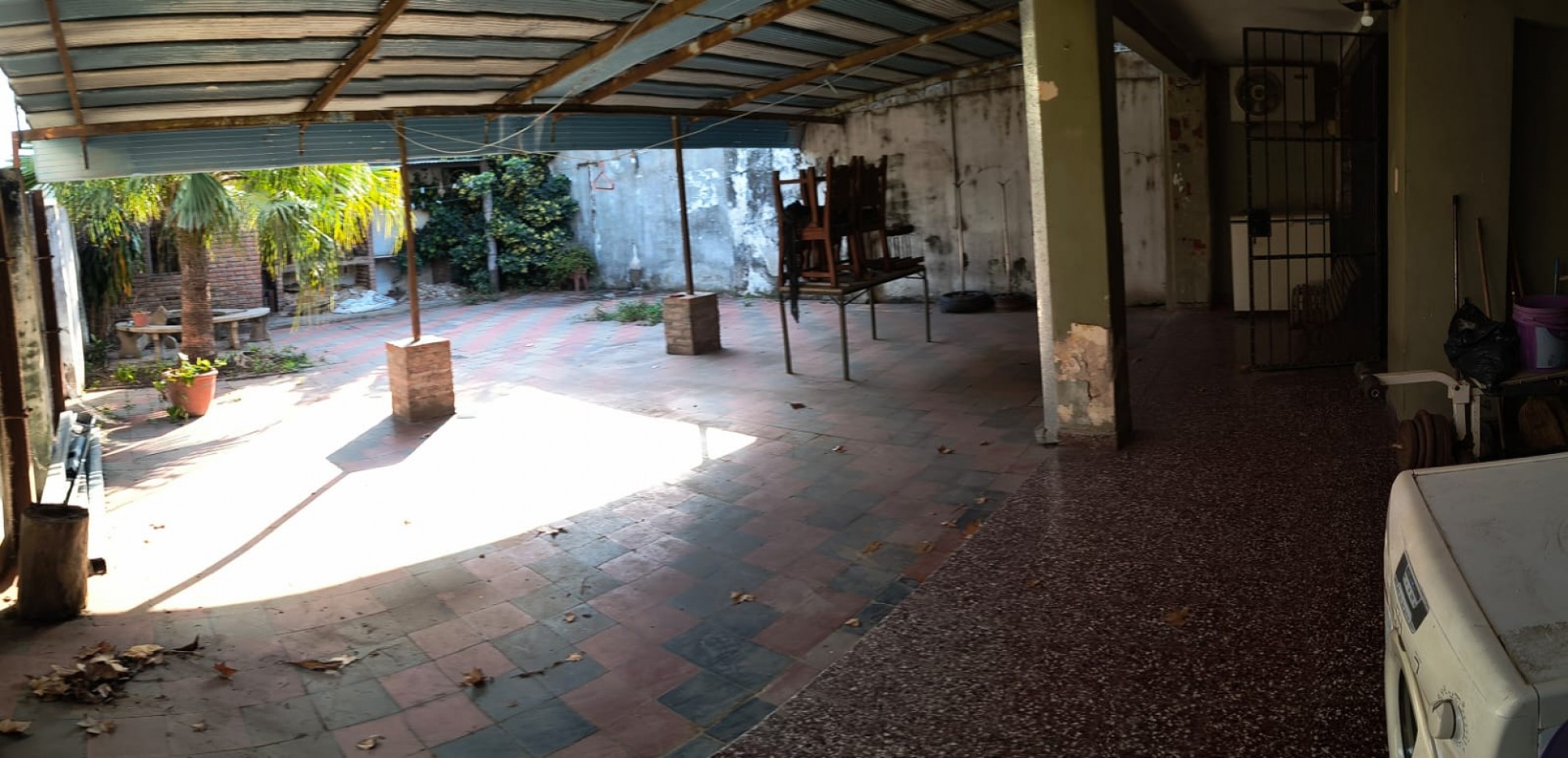 VENTA DE CASA AL FRENTE EN ZONA SUR