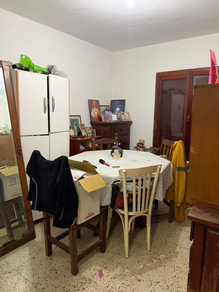 CASA DE 5 DORMITORIOS Y 3 BAÑOS