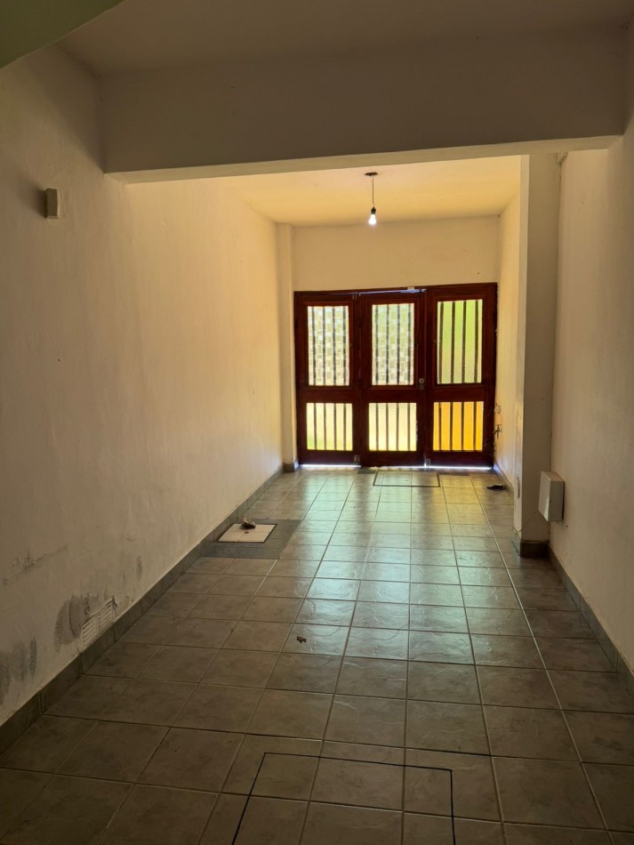 CASA DE 5 DORMITORIOS Y 3 BAÑOS