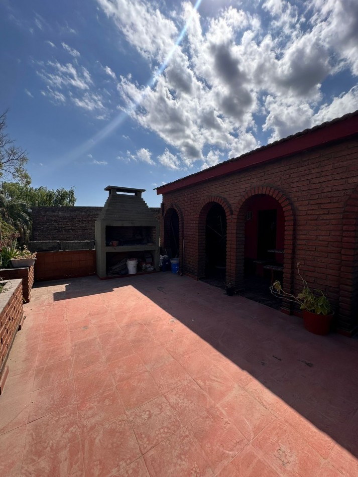 CASA CON LOCAL EN ZONA NORTE