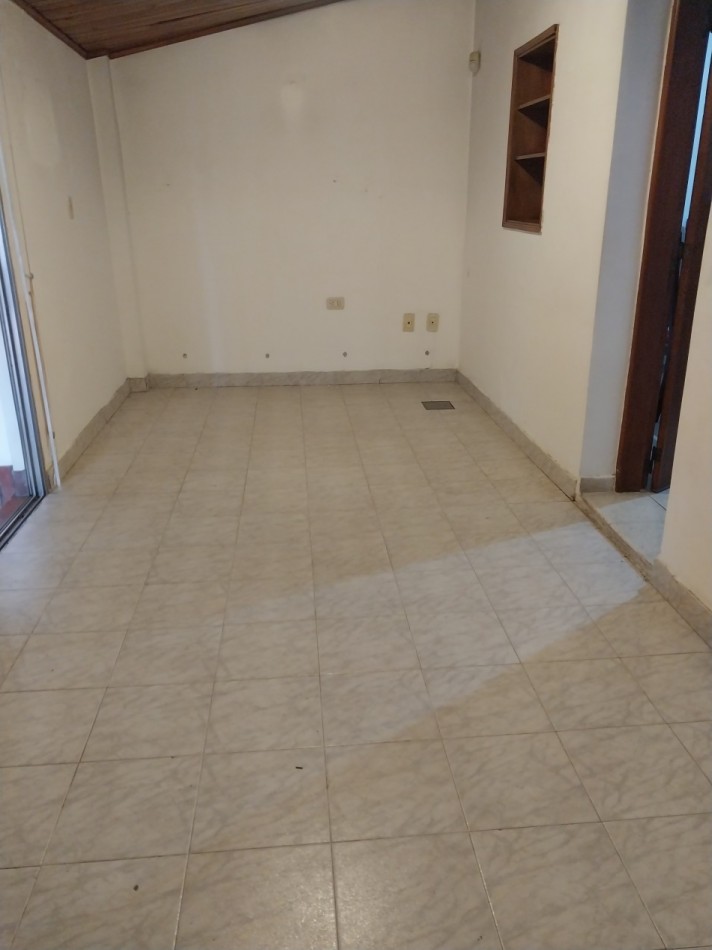 CASA EN GUADALUPE OESTE LOTE DE 9X43.5