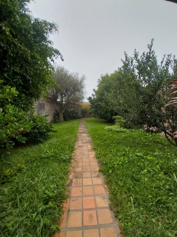 CASA EN GUADALUPE OESTE LOTE DE 9X43.5