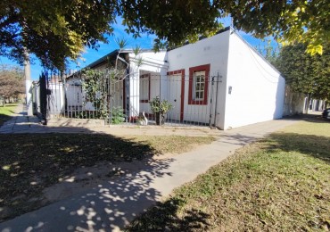 CASA EN SANTO TOME 2/3 DORMITORIOS COCHERA Y PATIO VERDE