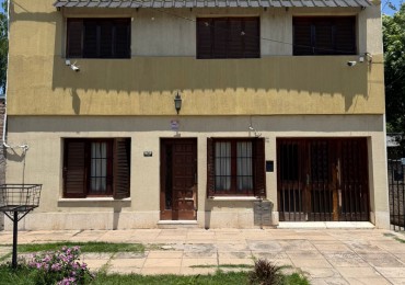 CASA DE 5 DORMITORIOS Y 3 BAÑOS